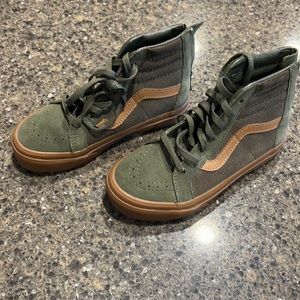 VANS with back Zipper for easy use. US SIZE 13.5 kids